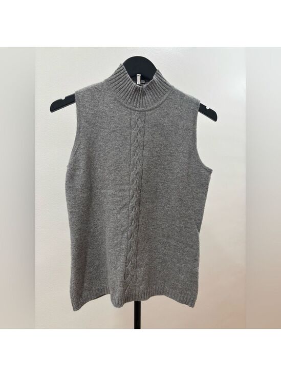 ST JOHN Boutique Sweaters - 267. ST JOHN Boutique Pure Cashmere Gray Cable Knit Sleeveless Sweater